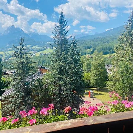 Attico Con Vista Sulle Tofane Apartment Cortina d'Ampezzo Exterior photo